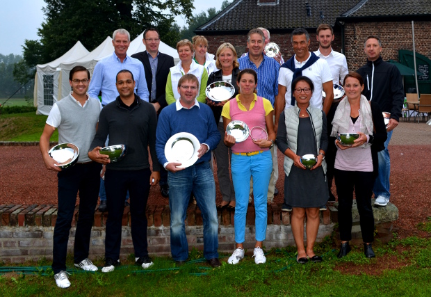 Gruppenbild mit den Siegern und Platzierten der „Offenen“ im GC Schloss Myllendonk