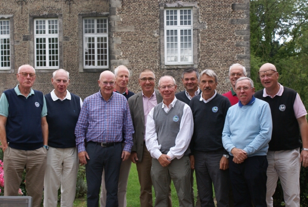 GC Schloss Myllendonk-Sieg gegen den Essener GC Haus Oefte und wieder im Finale (v.l.): Dieter Hallen, Lothar Wenk, Andreas Rost, Veikko Aho, Claus-Peter Doetsch, Wilfried Schmitz, Norbert Büsgen, Klaus Weyl, Werner Krauss jun., Wilhelm Krings und Hubertus Heinen. 