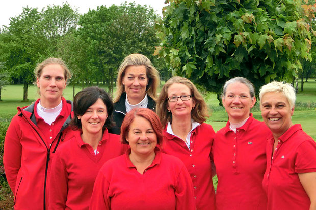 Platz 2 in Liga 2: Das Team der Grafenberger Jungseniorinnen (v.l.): Kerstin Wittke-Laube, Dorothée Zerfowski, Christa Wellershoff, Frauke Rethmeier, Christiane Boßmann-Tesch, Sandra Reinke und Christiane Solitair.  