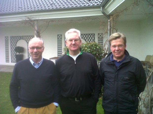 Stephan U. Blum (l) und Thomas Edler (m) teilten sich den Bruttosieg, Thomas Claßen (r) war im Netto erfolgreich