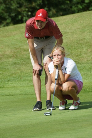 Ein starkes Geschwister- Team – Sophie und Julius Hausmann, der sie als Caddie begleitete