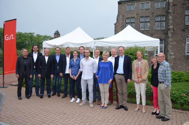 Alle Sieger und Platzierten des Stadtsparkassen-Turniers im GC Schloss Myllendonk