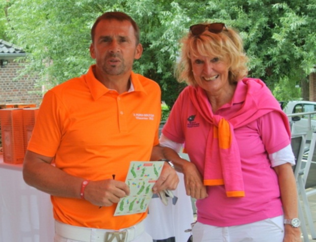 Kö-Golf-Trophy Organisatorin Verena Röpke mit Ex-Nationalspieler Thomas Allofs